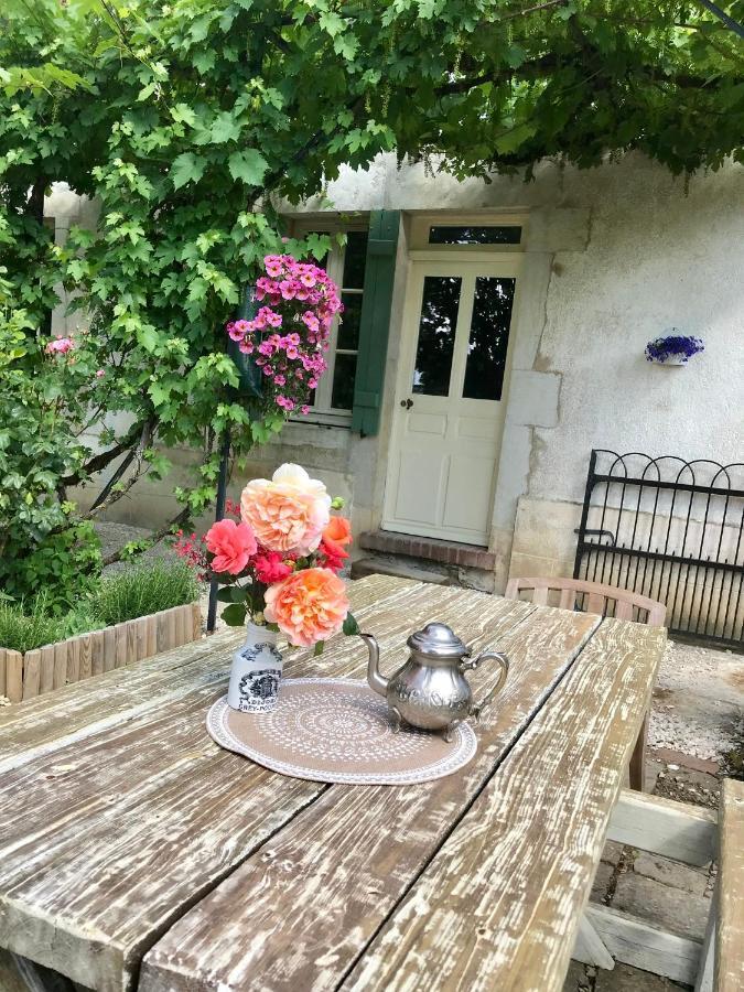 Gîte du frêne pleureur Corrombles Exterior foto