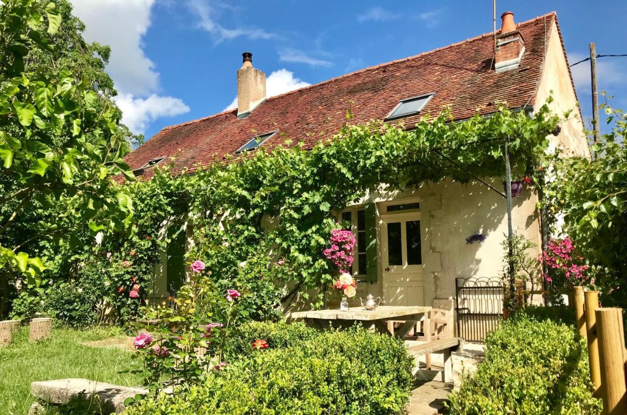 Gîte du frêne pleureur Corrombles Exterior foto